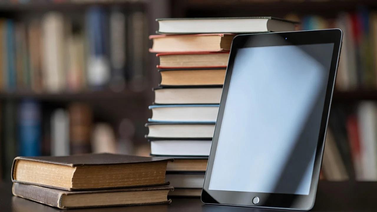 Paper vs. Screens: Finding the Middle Ground